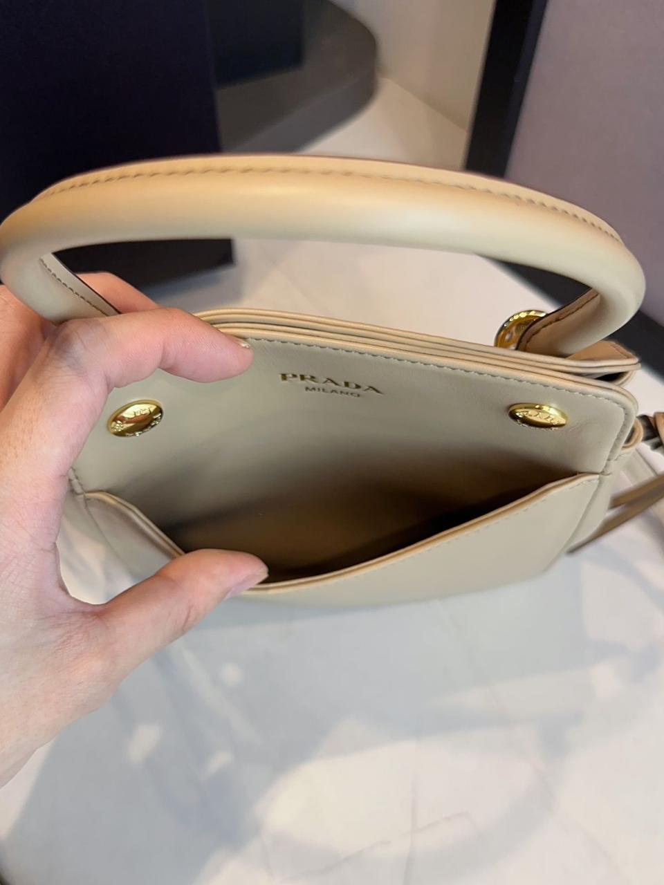Bolsa Prada Carry Mini Couro - Imagem 20