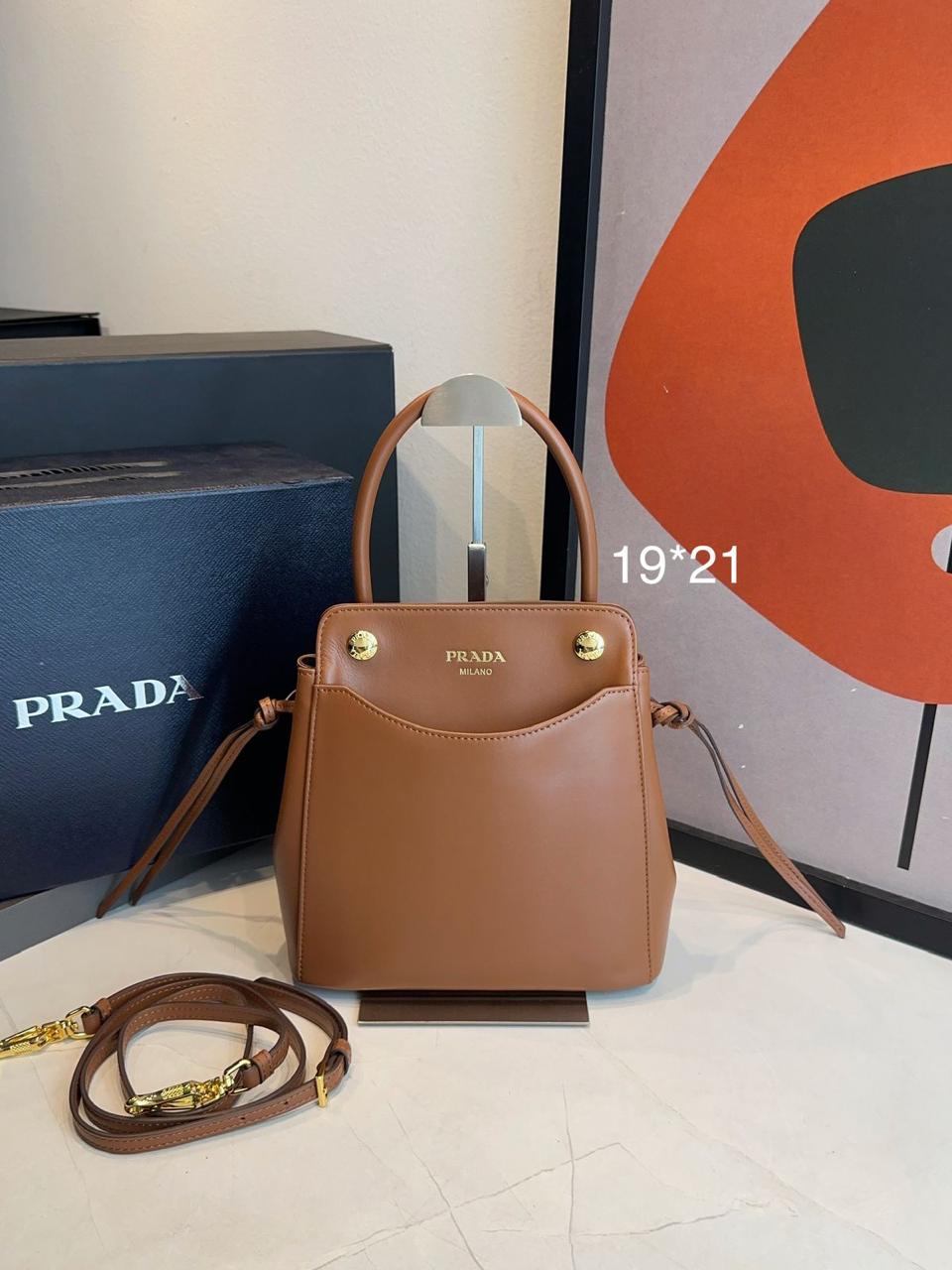 Bolsa Prada Carry Mini Couro - Imagem 22