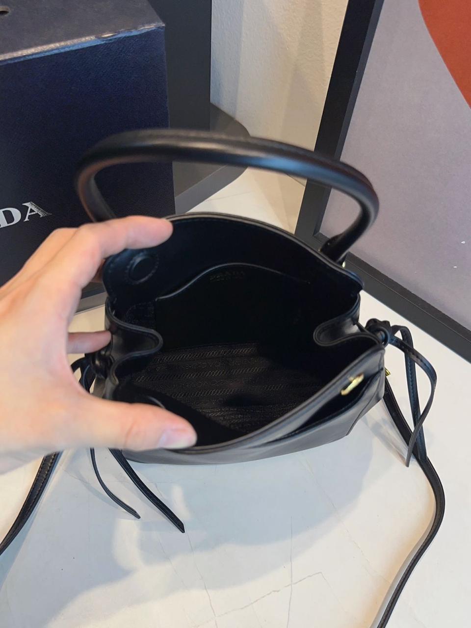 Bolsa Prada Carry Mini Couro - Imagem 11