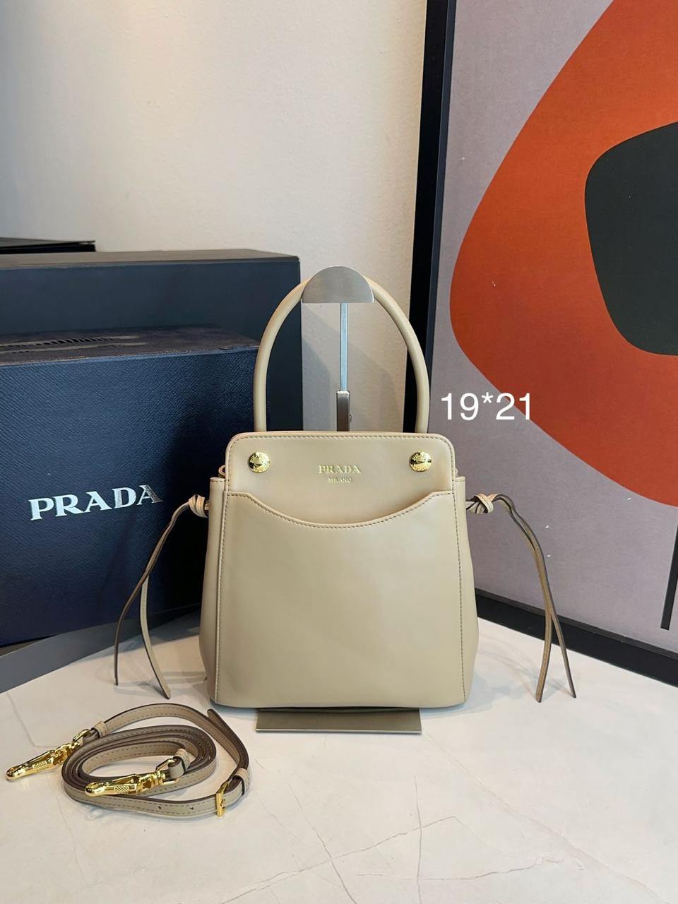 Bolsa Prada Carry Mini Couro - Imagem 12