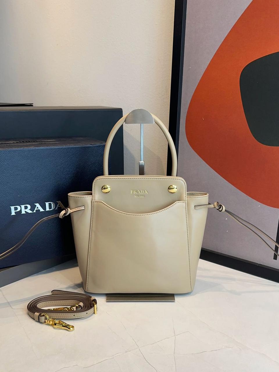 Bolsa Prada Carry Mini Couro - Imagem 13