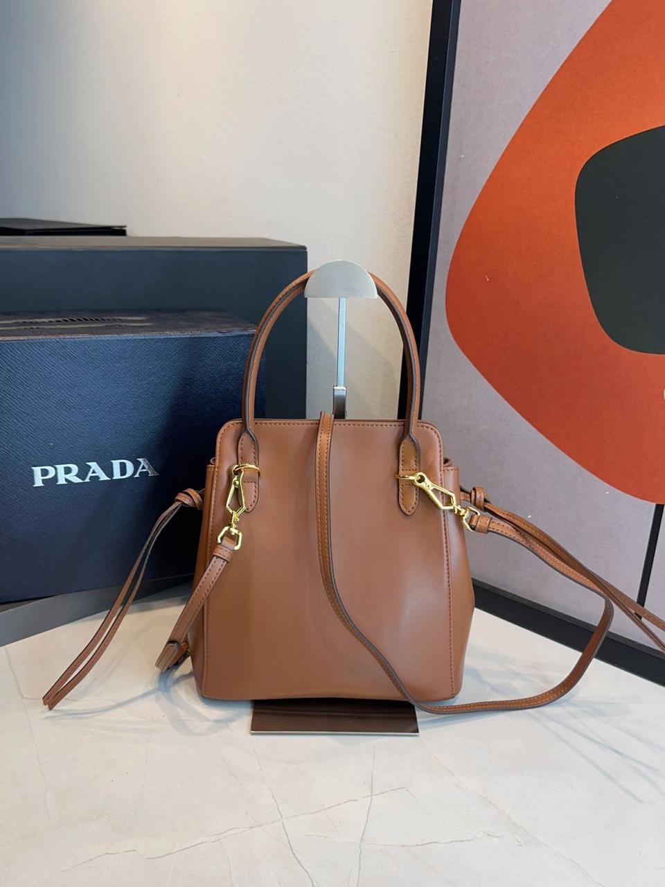 Bolsa Prada Carry Mini Couro - Imagem 25
