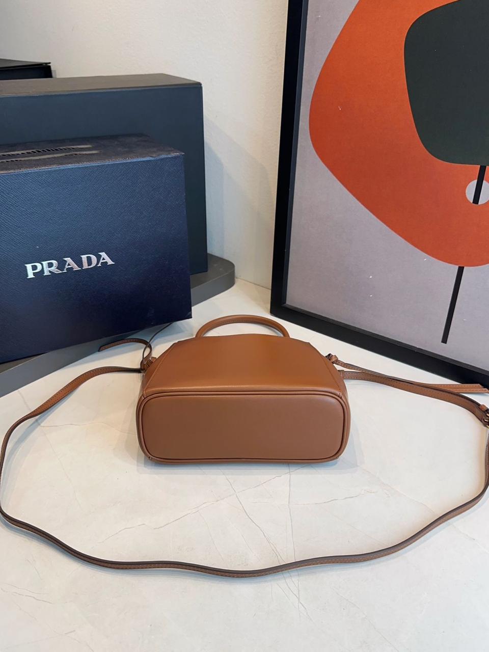 Bolsa Prada Carry Mini Couro - Imagem 28