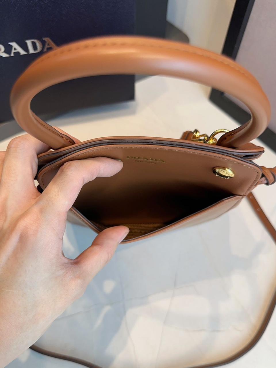 Bolsa Prada Carry Mini Couro - Imagem 29