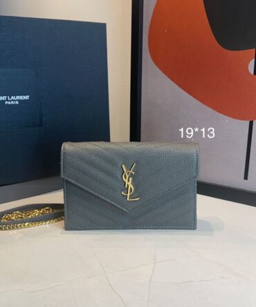 Bolsa YSL Envelope Cassandre Caviar
