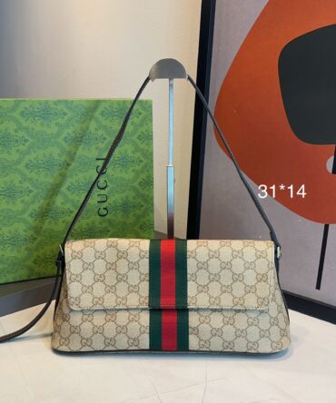 Bolsa Gucci Madison Em Lona Monograma