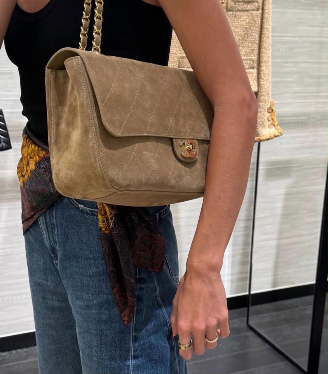 Bolsa Chanel Média Flap Souplissimo Camurça - Imagem 3