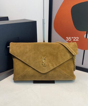Bolsa YSL Clutch Envelope Cassandre G Camurça