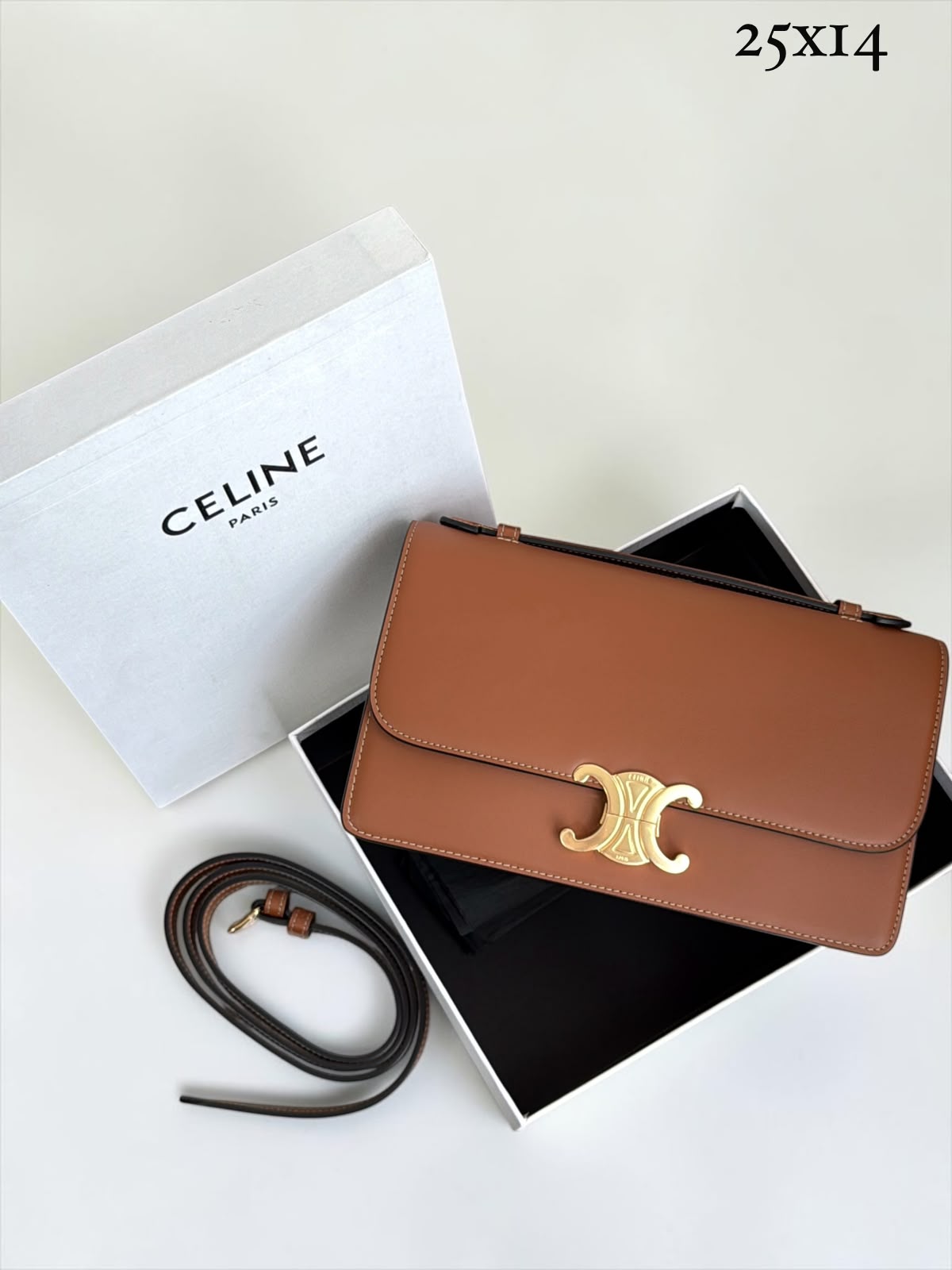 Bolsa Celine Triomphe Folio Média - Imagem 3